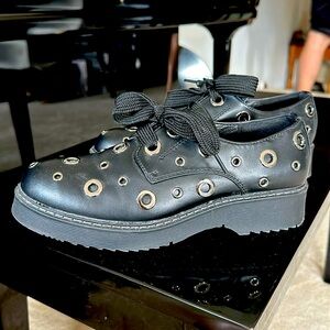 Fabulous Funky Ladies Shoes Grommets Black Thick Laces Rubber Sole Heel 39 8.5